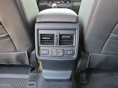 Used 2026 Subaru Outback Touring XT AWD/4WD image 12