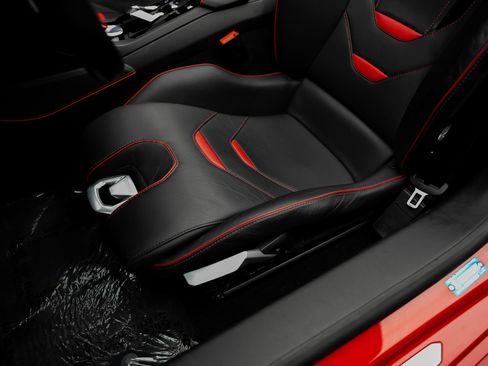 Used 2020 Lamborghini Huracan EVO RWD image 34