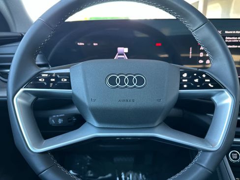 Used 2025 Audi Q5 Premium w/ Convenience Package AWD/4WD image 24