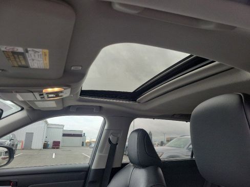 Used 2023 Toyota Highlander XLE image 10