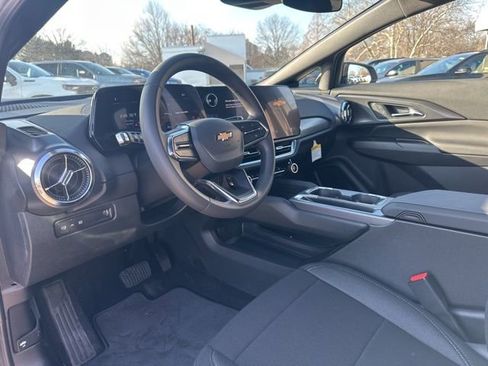 New 2026 Chevrolet Equinox EV LT image 14