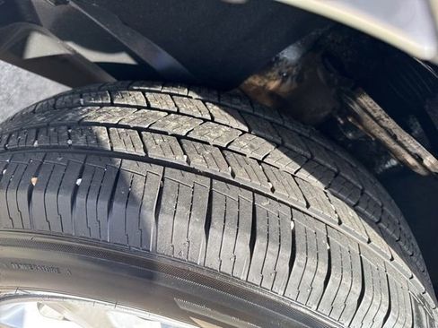 Used 2011 Toyota Highlander 2WD image 18