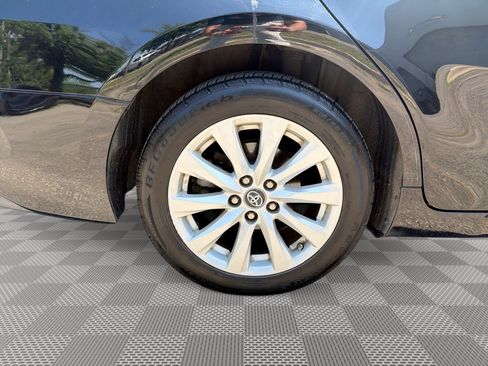Used 2018 Toyota Camry LE FWD image 27