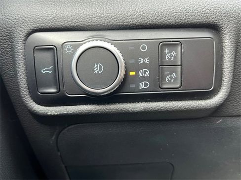 Used 2023 Ford Explorer XLT w/ Equipment Group 202A image 17