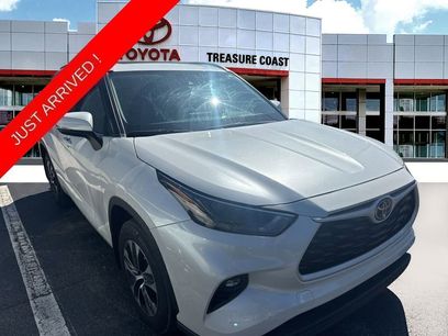 Used 2023 Toyota Highlander XLE