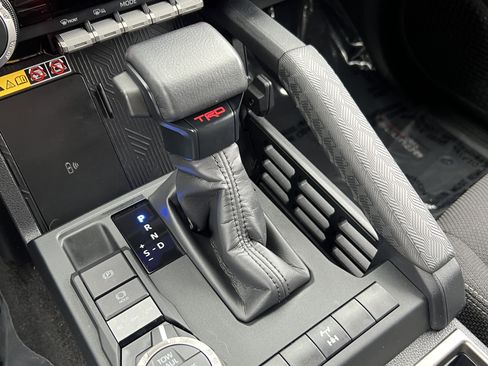 Used 2025 Toyota 4Runner TRD Off-Road image 31