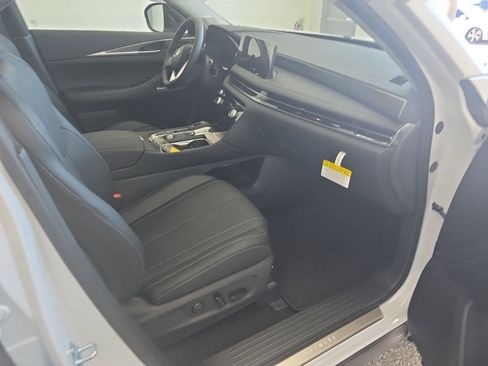 New 2026 INFINITI QX60 Luxe image 9