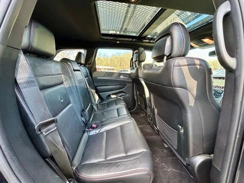 Used 2018 Jeep Grand Cherokee Trailhawk w/ Trailhawk Luxury Group image 16