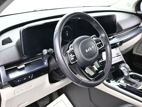 Used 2024 Kia Carnival SX Prestige image 15