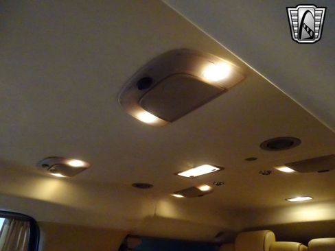 Used 2011 Cadillac Escalade ESV Premium image 24