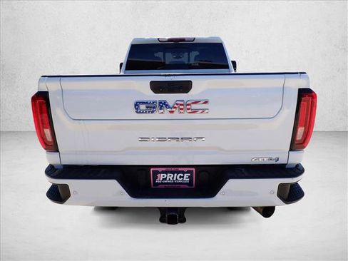 Used 2022 GMC Sierra 2500 AT4 w/ AT4 Premium Plus Package AWD/4WD image 3
