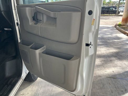 Used 2023 GMC Savana 3500 w/ Power Convenience Package image 22