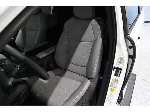New 2025 Toyota Sienna LE image 14