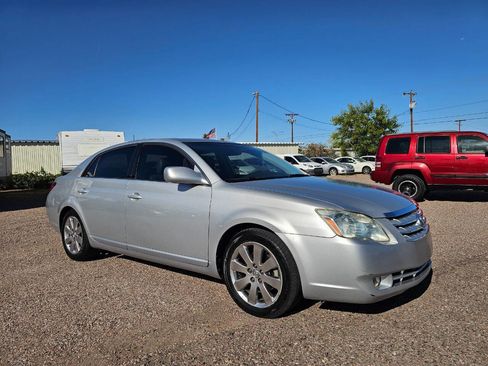 Used 2006 Toyota Avalon XLS FWD image 2