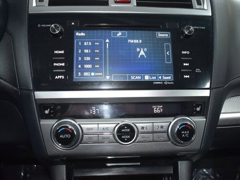 Used 2017 Subaru Outback 2.5i Premium AWD/4WD image 12