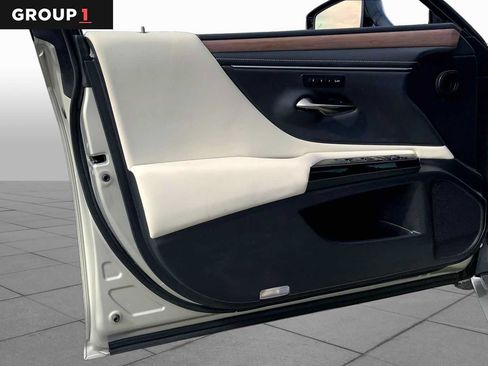 Certified 2024 Lexus ES 350 w/ Premium Package FWD image 21