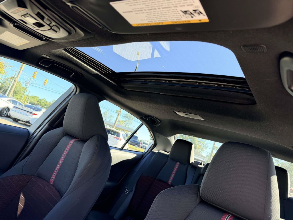 Certified 2025 Toyota Corolla SE w/ SE Premium Package FWD image 20