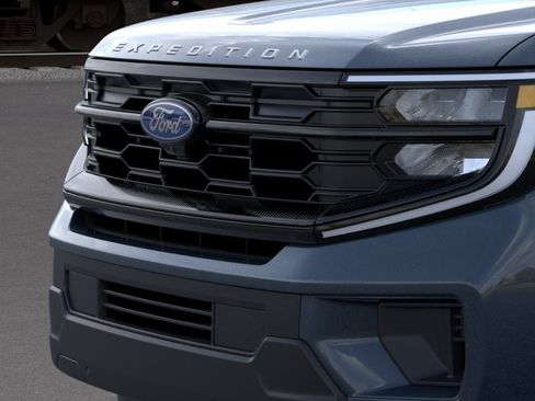New 2026 Ford Expedition Active image 17