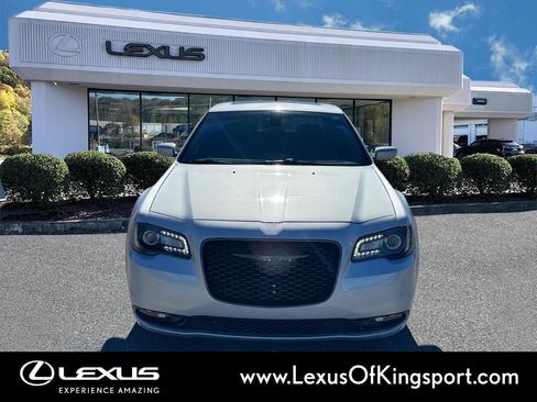 Used 2020 Chrysler 300 S w/ 300S Premium Group image 8