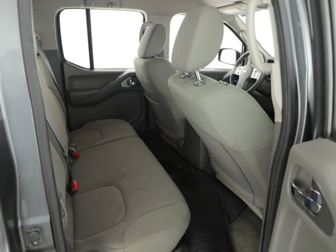 Used 2016 Nissan Frontier SV image 21