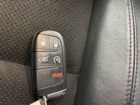 Used 2022 Dodge Durango R/T w/ Blacktop Package AWD/4WD image 41