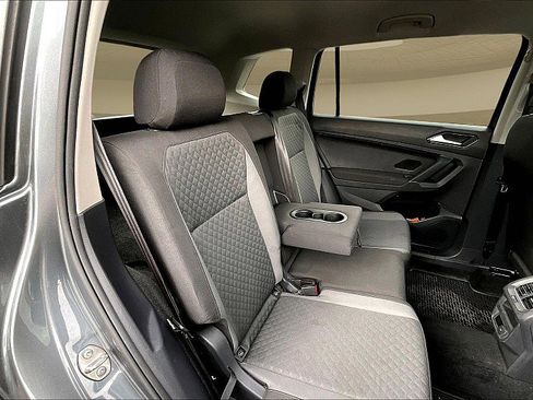 Used 2018 Volkswagen Tiguan S w/ Front Fog Lights Package image 26