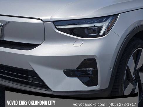Certified 2023 Volvo XC40 Recharge Ultimate AWD/4WD image 9