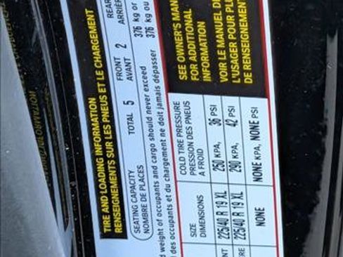 Used 2024 BMW 330i Sedan w/ Premium Package image 19