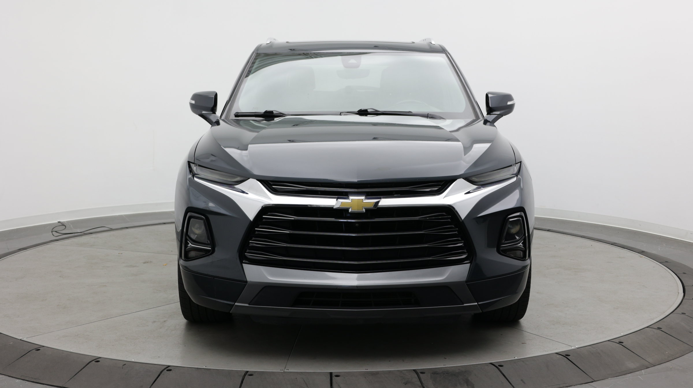 Used 2019 Chevrolet Blazer Premier w/ Sun and Wheels Package FWD image 2
