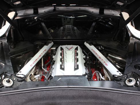 Used 2020 Chevrolet Corvette Stingray Premium Cpe w/ 3LT Preferred Equipment Group image 33