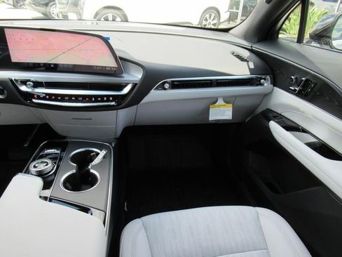 New 2025 Cadillac Lyriq Luxury image 13