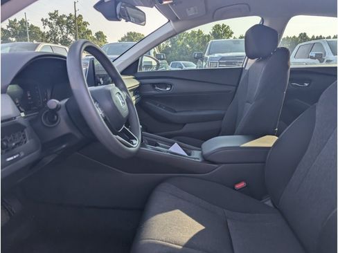 Used 2025 Honda Accord LX image 15