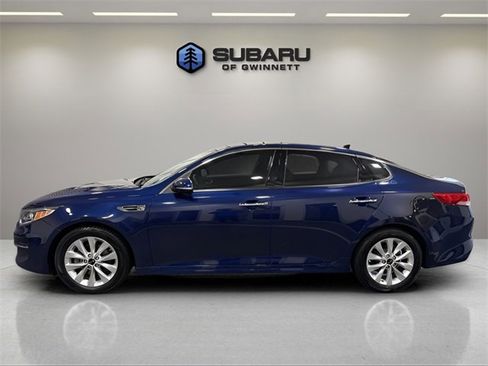 Used 2018 Kia Optima EX w/ Premium Package image 2