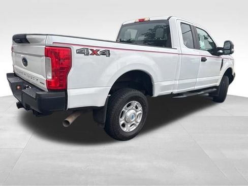 Used 2017 Ford F250 XL w/ Power Equipment Group AWD/4WD image 5
