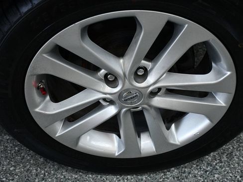 Used 2014 Nissan Juke S FWD image 18