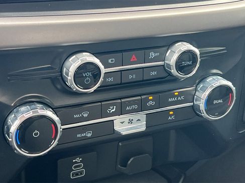 Used 2025 Ford F150 XLT w/ Equipment Group 301A Standard image 23