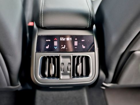 New 2024 Maserati Grecale GT image 32