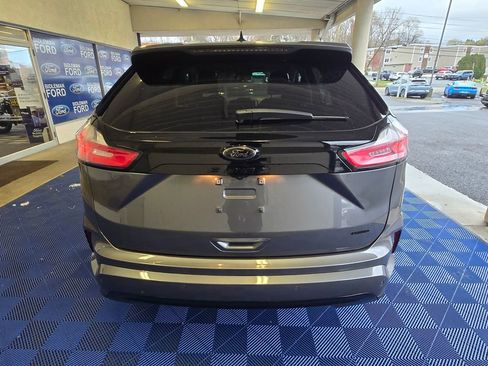 Used 2022 Ford Edge SE w/ Black Appearance Package image 5