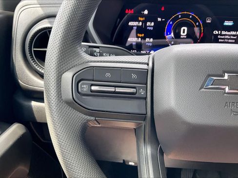Used 2025 Chevrolet Colorado Trail Boss AWD/4WD image 18