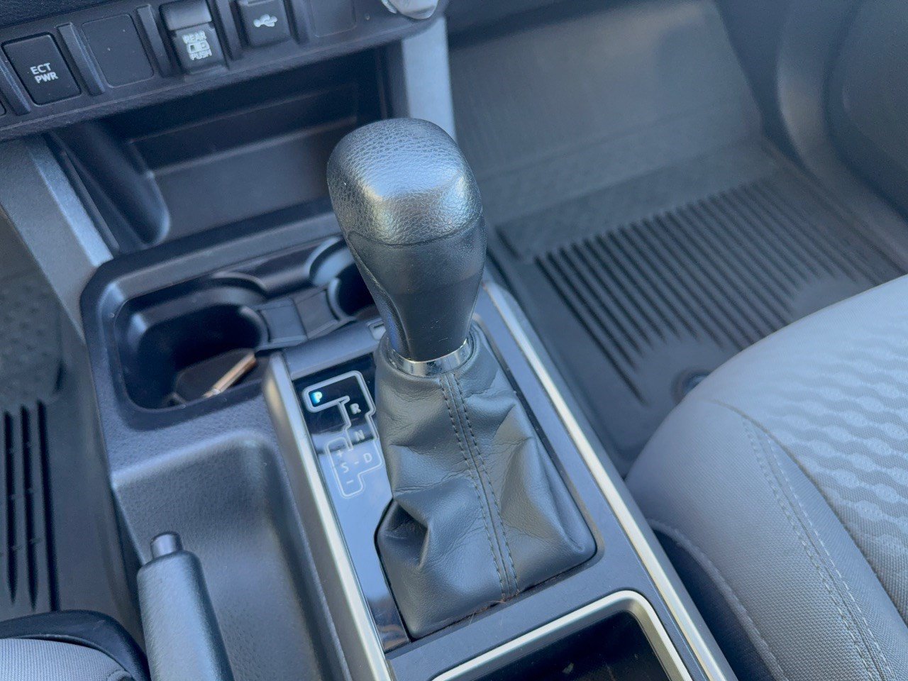 Used 2023 Toyota Tacoma SR5 RWD image 21
