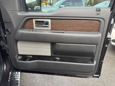 Used 2013 Ford F150 Lariat w/ Mid Equipment Group image 19