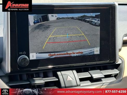 Certified 2025 Toyota RAV4 LE AWD/4WD image 32