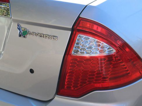 Used 2012 Ford Fusion Hybrid image 10