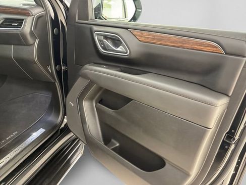 Used 2023 Chevrolet Tahoe High Country AWD/4WD image 15