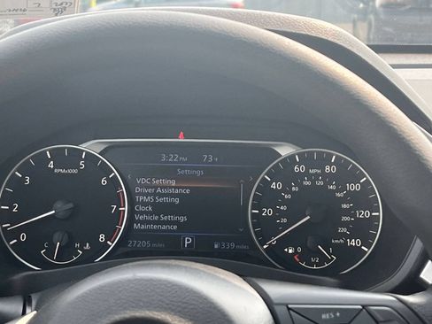 Used 2025 Nissan Altima 2.5 SV FWD image 41