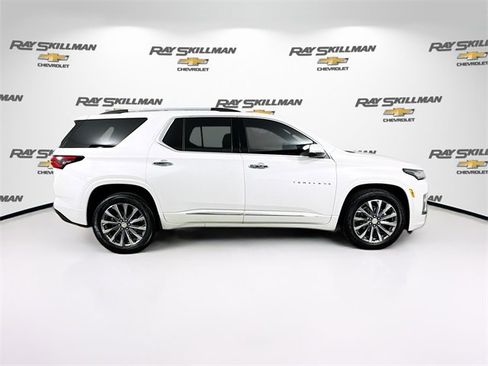 Used 2023 Chevrolet Traverse Premier image 8