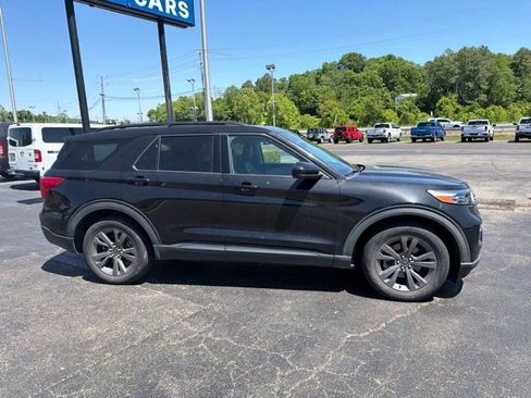 Used 2022 Ford Explorer XLT w/ Equipment Group 202A RWD image 4