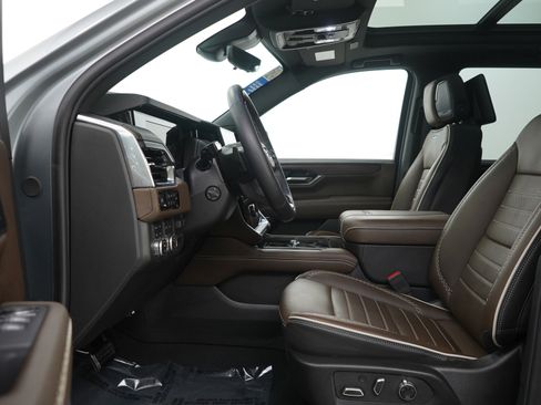 Used 2025 GMC Yukon Denali Ultimate w/ LPO, Floor Liner Package image 25