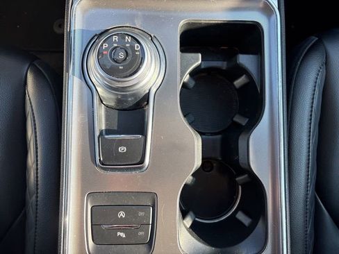 Used 2024 Ford Edge Titanium image 22