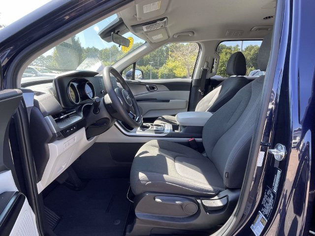 Certified 2024 Kia Carnival LX FWD image 13